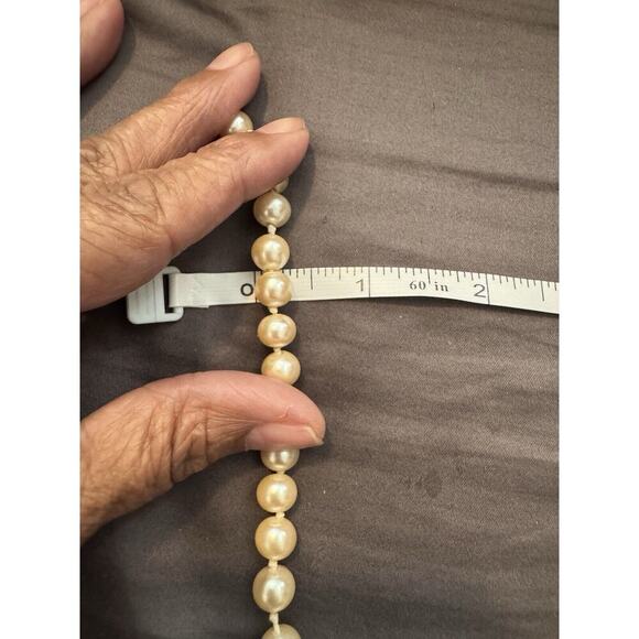 -NECKLACE Faux Pearls Creamy Color 19” Long Very Pretty - Picture 4 of 15